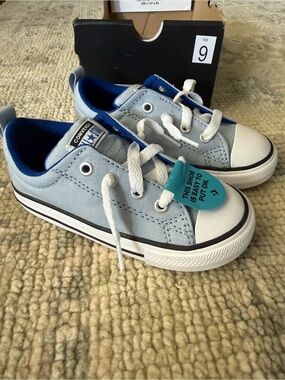 Converse little Kids Light Blue & White Low Top Sneakers